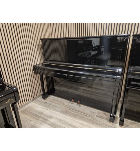 Steinway & Sons V125 (2000) - Occasion
